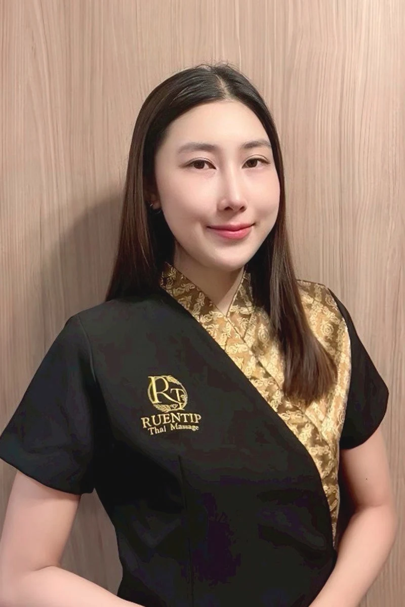 STAFF スタッフ紹介 Thai Massage Ruentip Ginza Premier