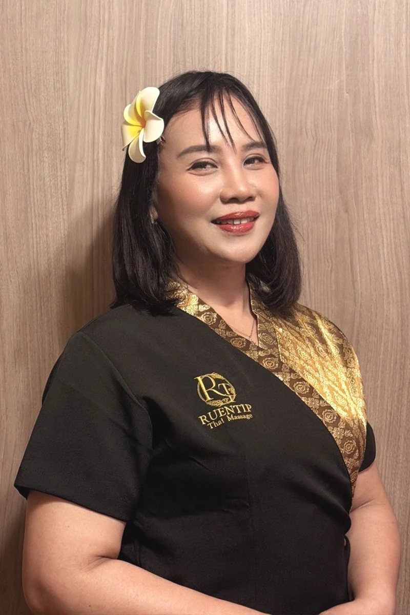 STAFF スタッフ紹介 Thai Massage Ruentip Ginza Premier
