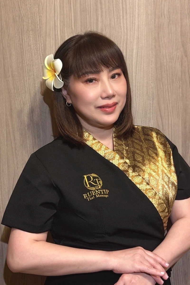 STAFF スタッフ紹介 Thai Massage Ruentip Ginza Premier