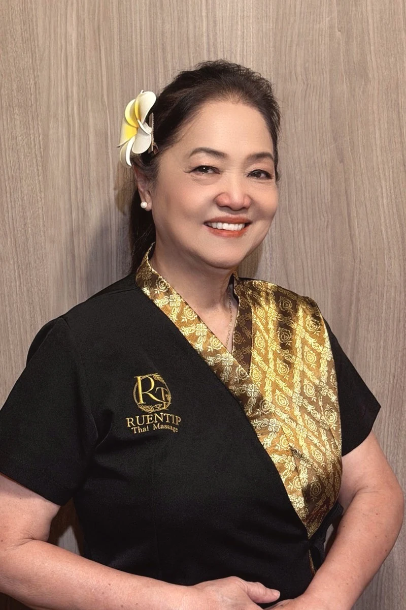 STAFF スタッフ紹介 Thai Massage Ruentip Ginza Premier