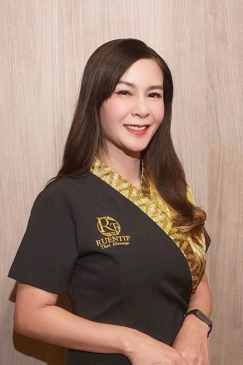 STAFF スタッフ紹介 Thai Massage Ruentip Ginza Premier