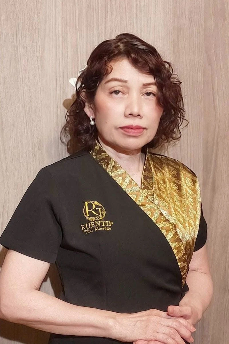 STAFF スタッフ紹介 Thai Massage Ruentip Ginza Premier