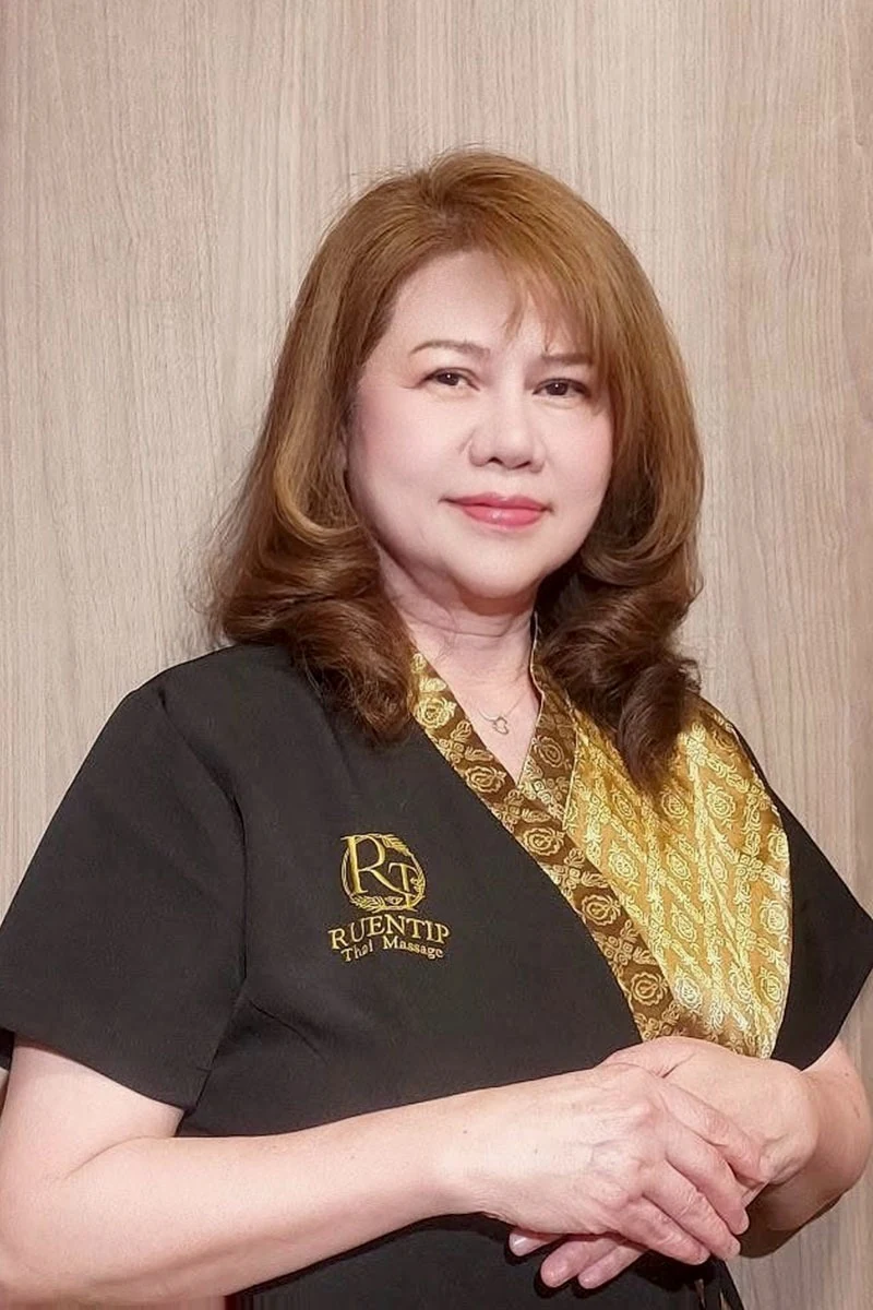 STAFF スタッフ紹介 Thai Massage Ruentip Ginza Premier