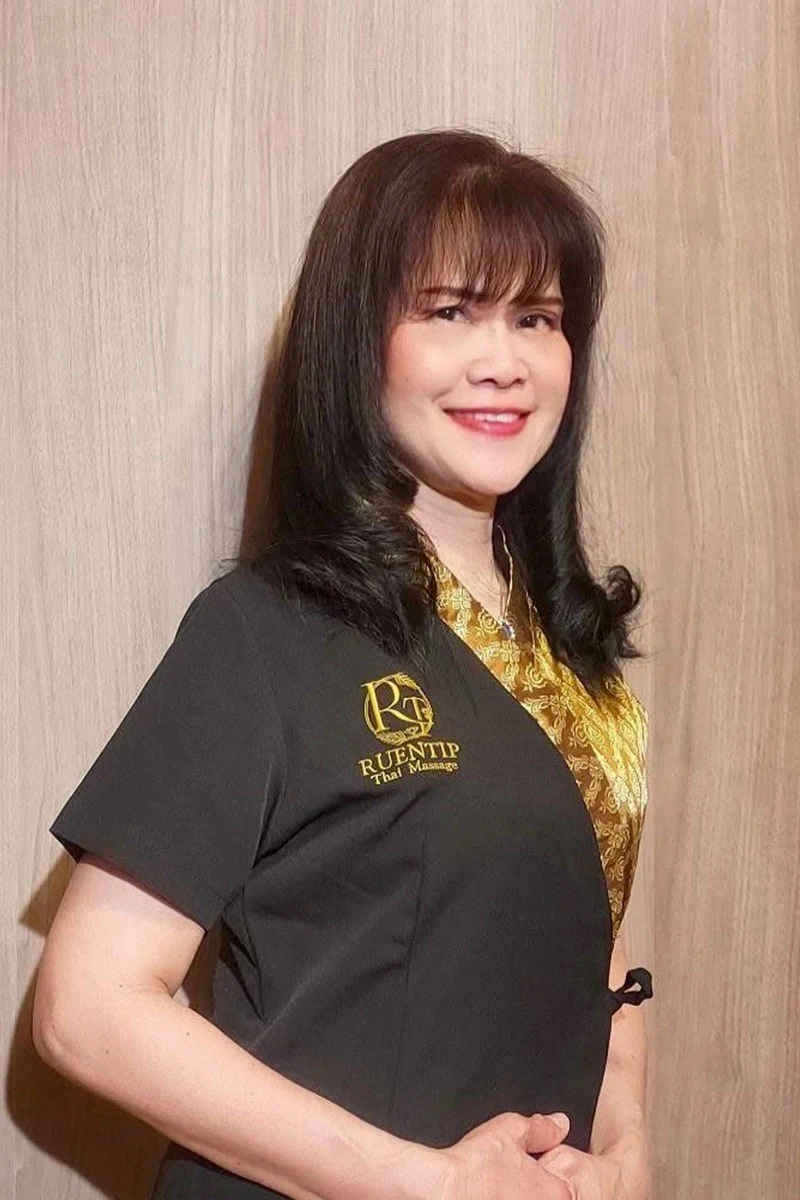 STAFF スタッフ紹介 Thai Massage Ruentip Ginza Premier
